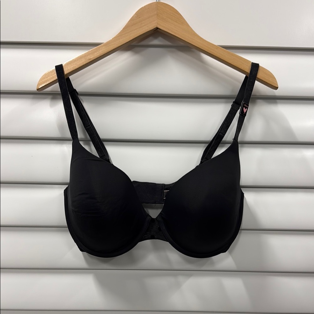 Victoria's Secret Black Bra with Molded Cups and Adjustable Straps‎ - Picture 3 of 11